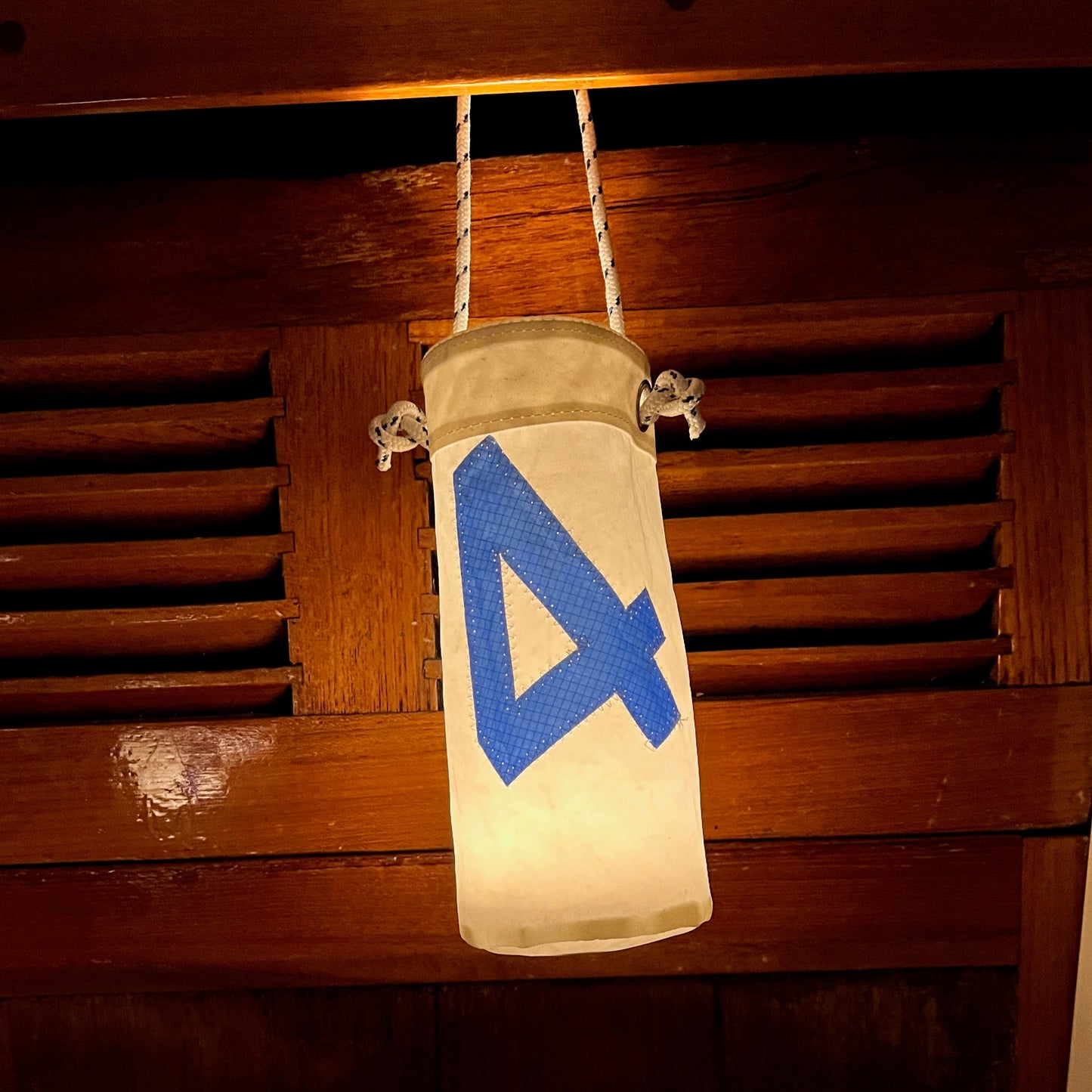 Bestillingsvare!
Flaske- /vinposer rødt to-tall