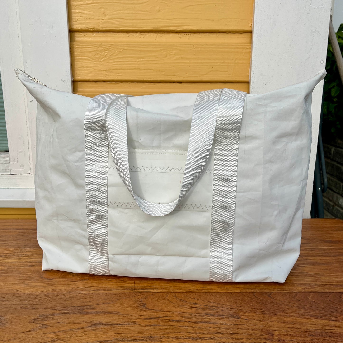 Weekend-bag med originalt tall fra seil