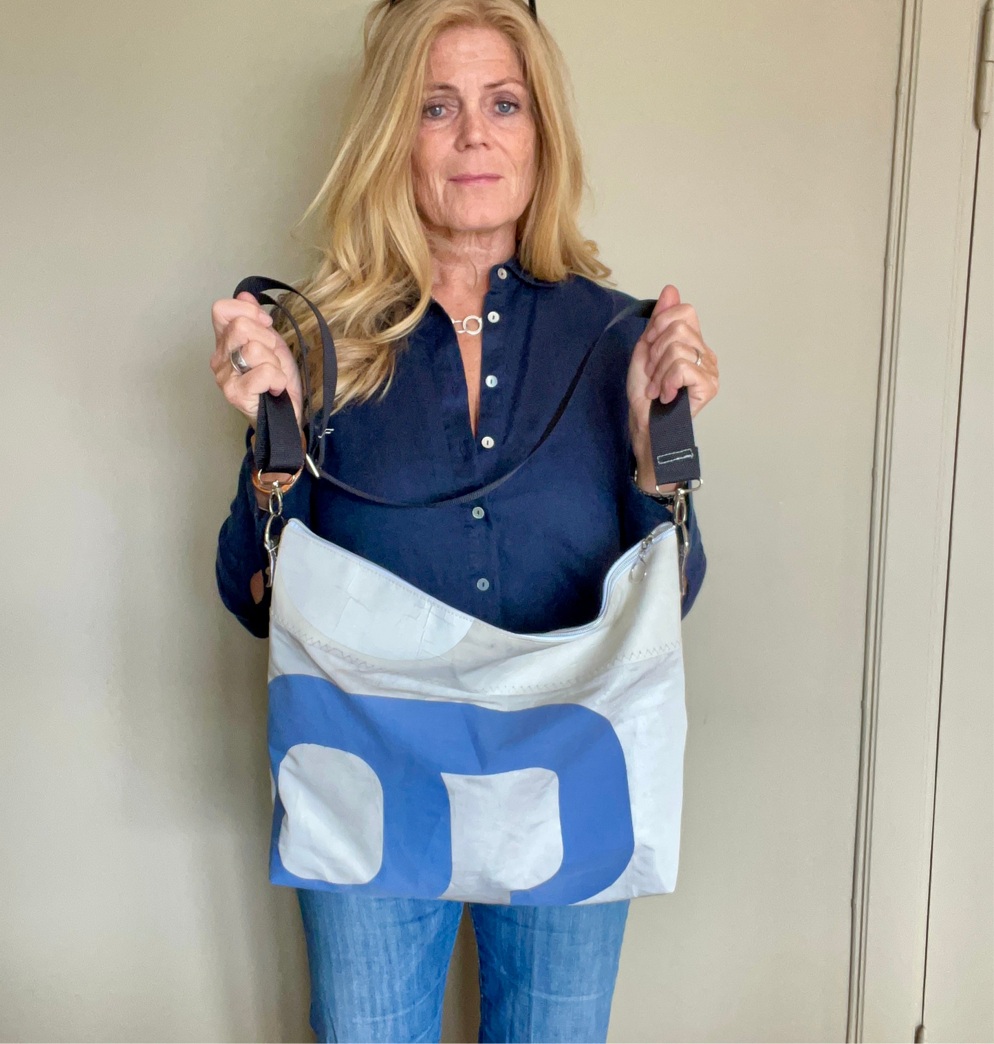 Skulderveske av gamle seil, sort rem