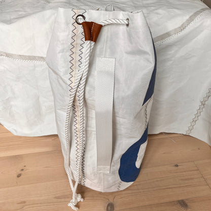 Skipssekk med bokstaver fra seilet