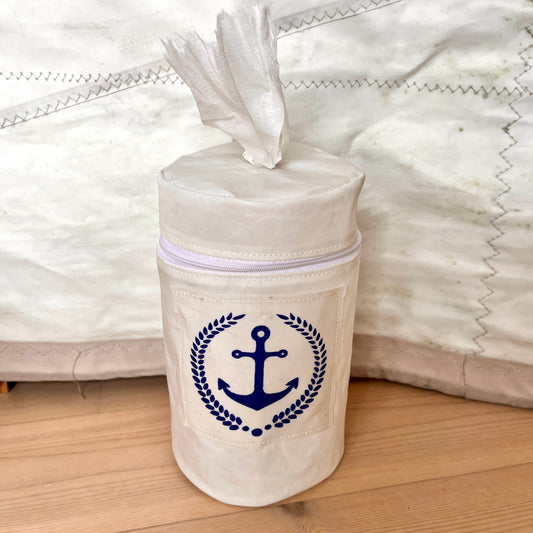 Torky-beholder av gammelt seil, anker