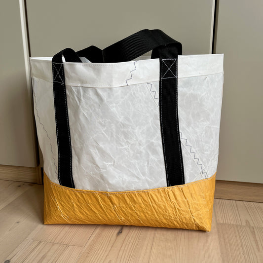 Stor bag, shopper, hvitt seil med gul bunn