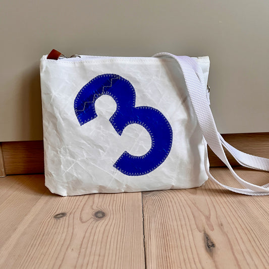 Crossbody-bag med blått tre-tall