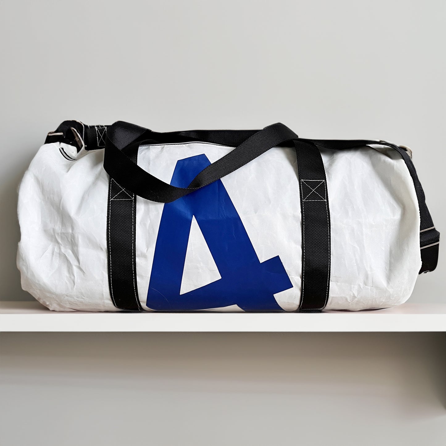 Bestillingsvare! 
Duffelbag med 4-tall, sorte hanker