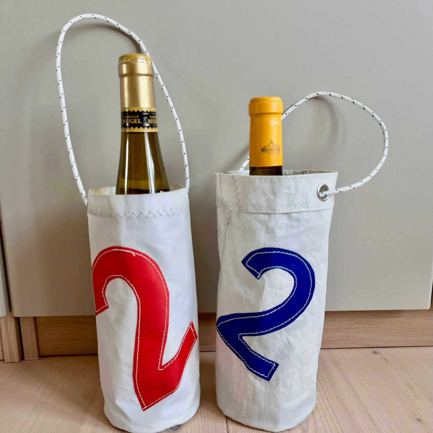 Bestillingsvare! 
Flaske- /vinposer rødt to-tall