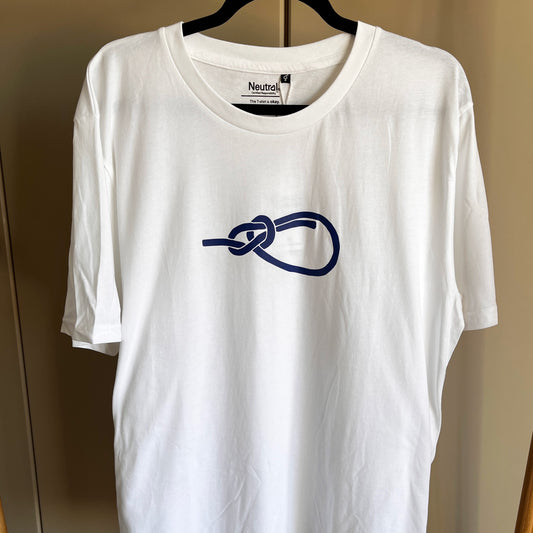 Kortermet hvit, t-skjorte med pålestikk