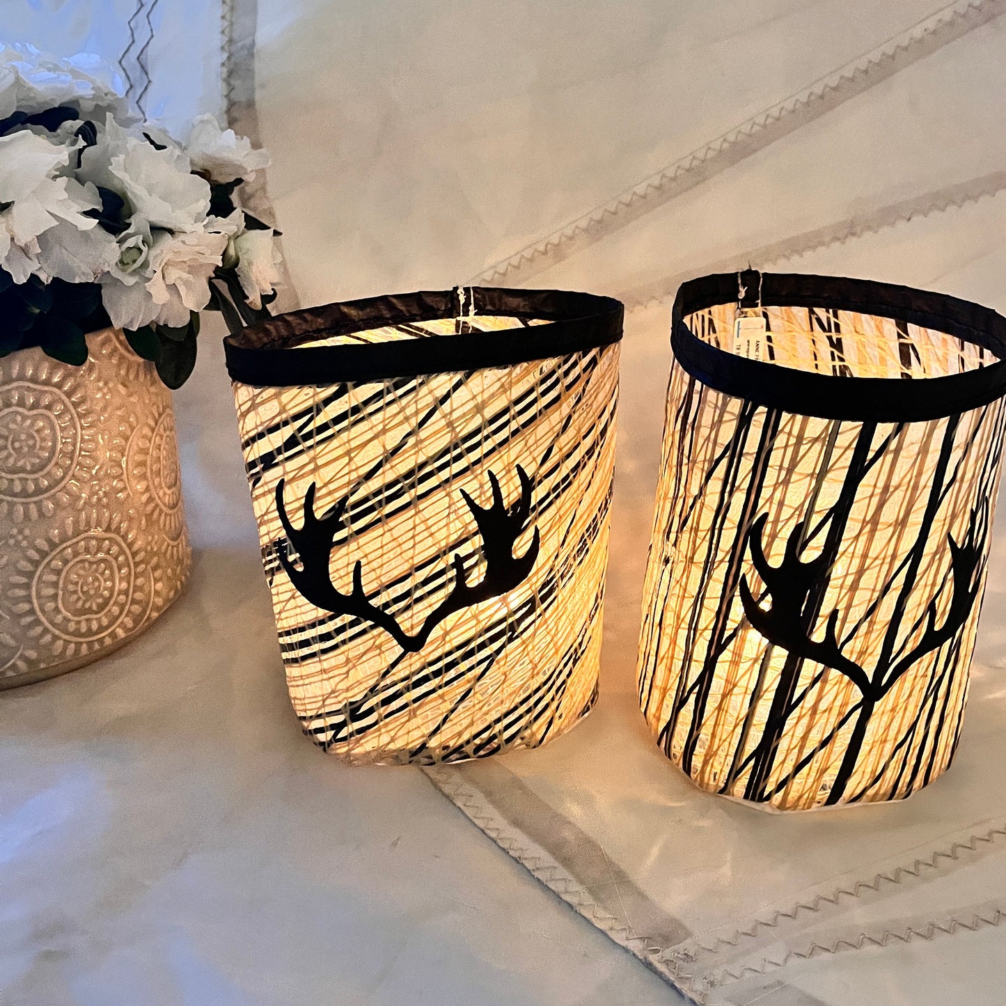 Lyslykter av laminatseil med gevir