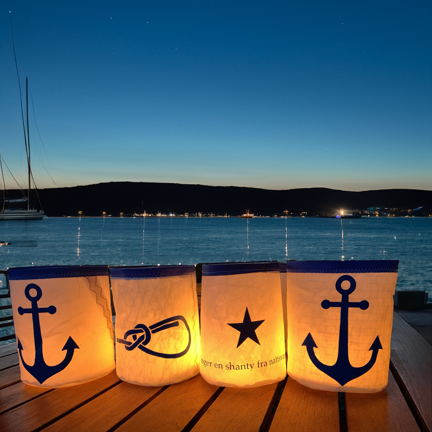 Lyslykt med blått 2-tall