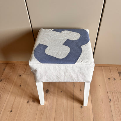 Krakk trukket med gammelt seil