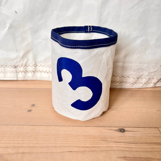 Lyslykt med blått 3-tall og blå kant