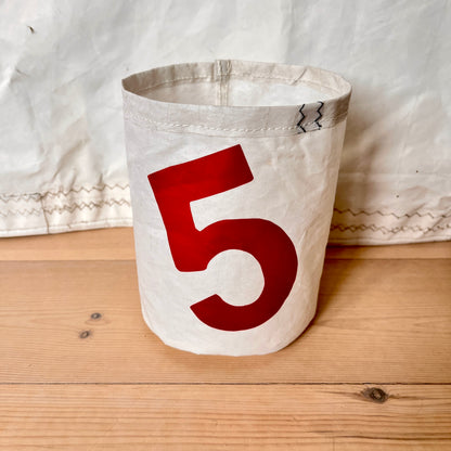 Lyslykt med rødt 5-tall