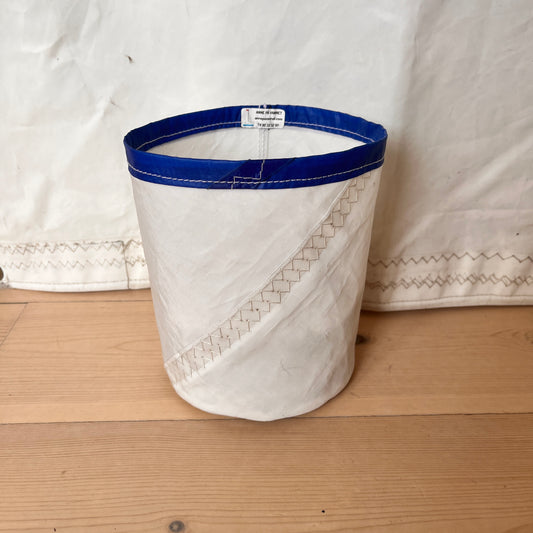 Lyslykt med blå kant