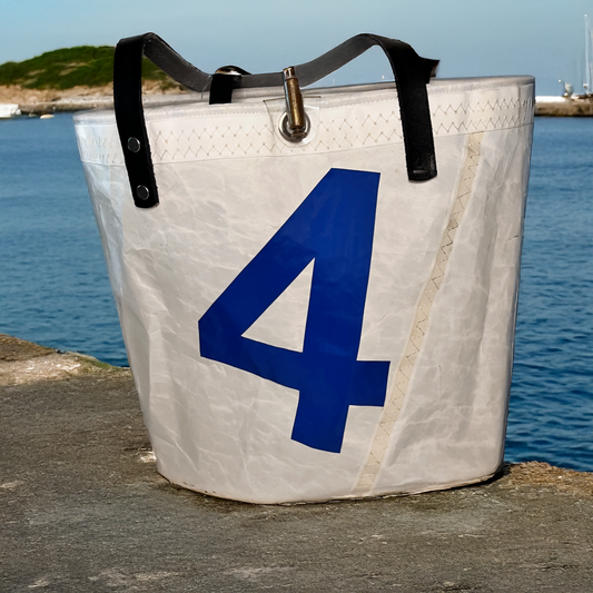 Ovalbunnet veske, med 4-tall og sorte "skinn"-remmer