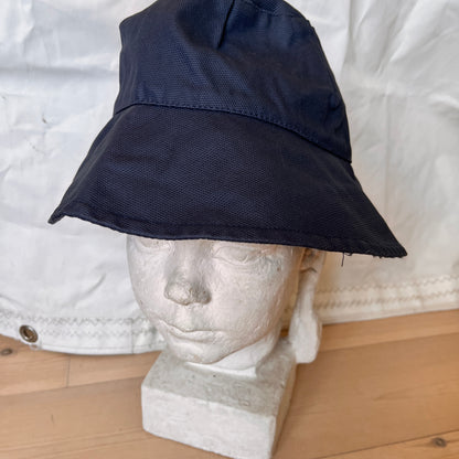 Mousqueton, regnhatt