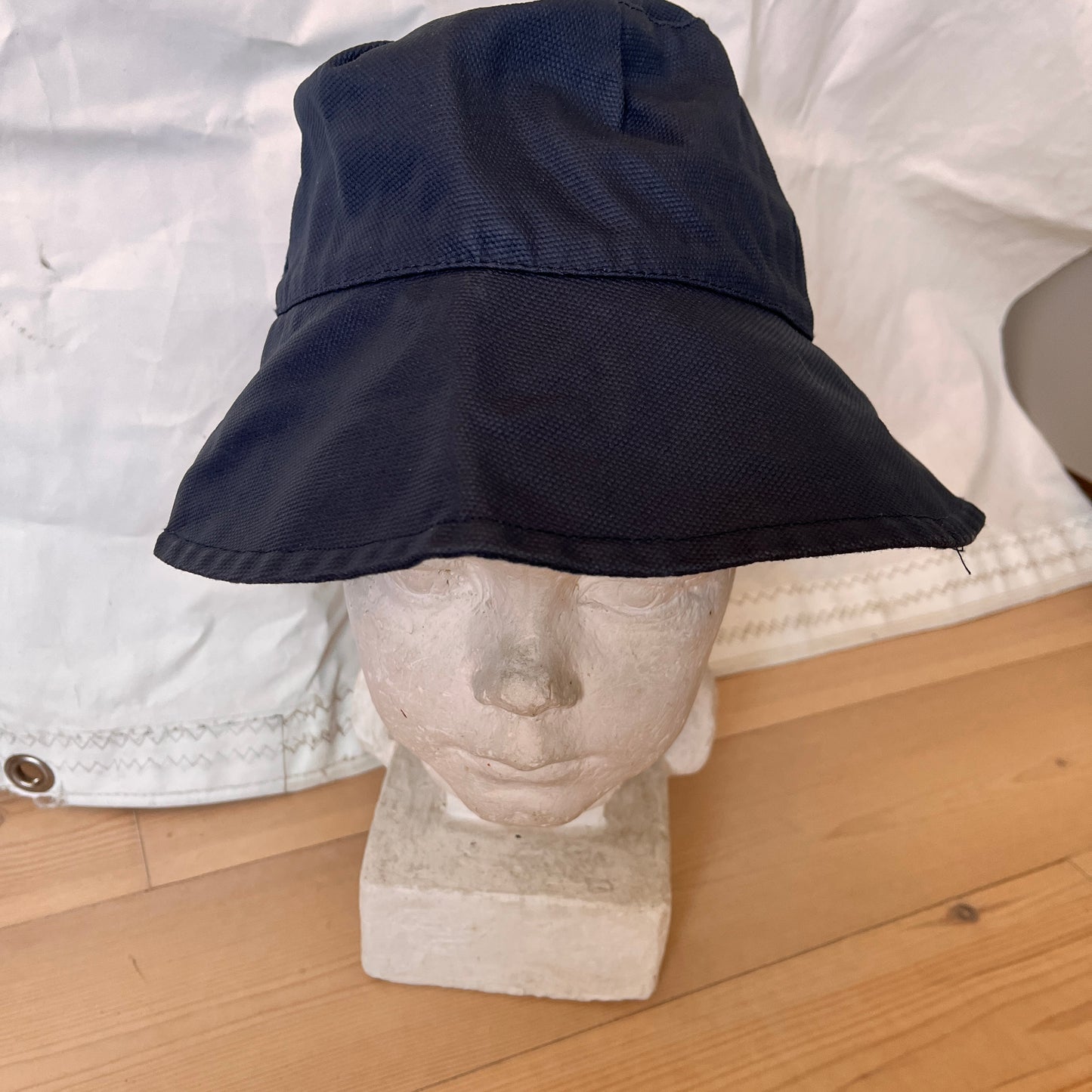 Mousqueton, regnhatt