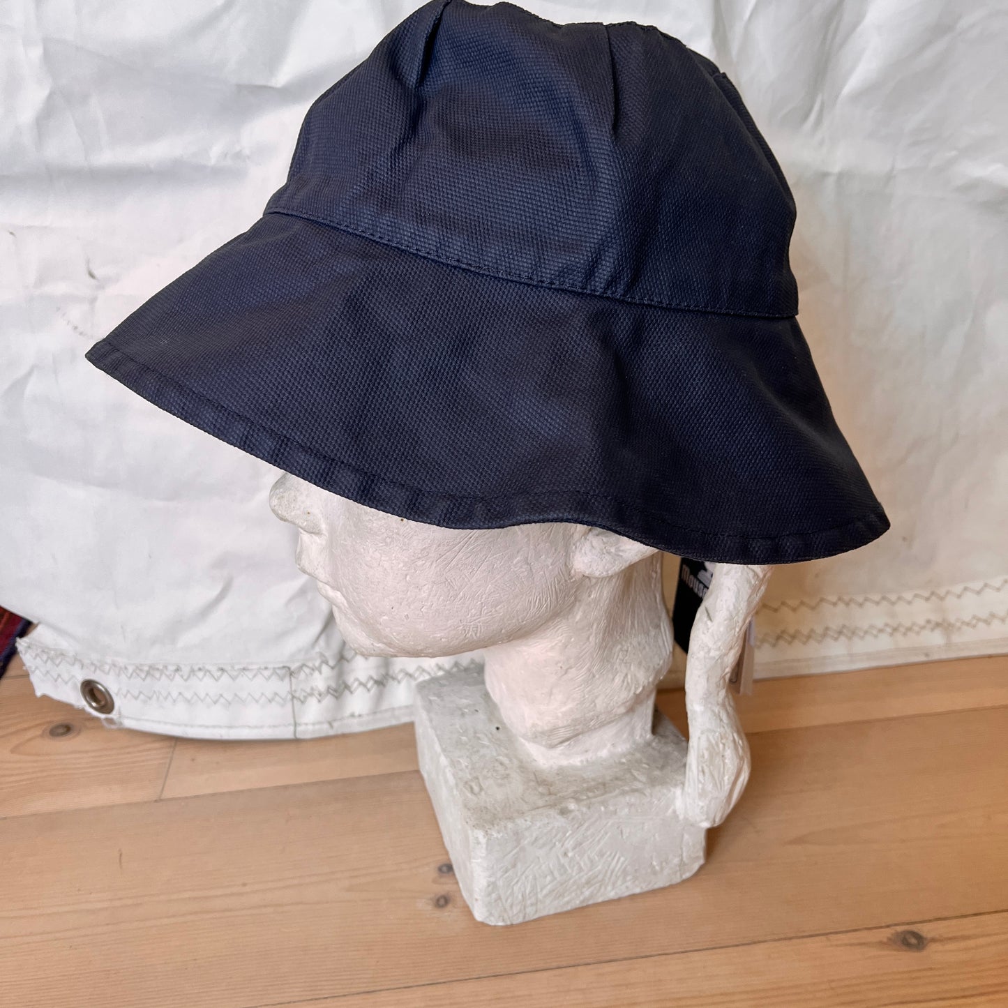 Mousqueton, regnhatt