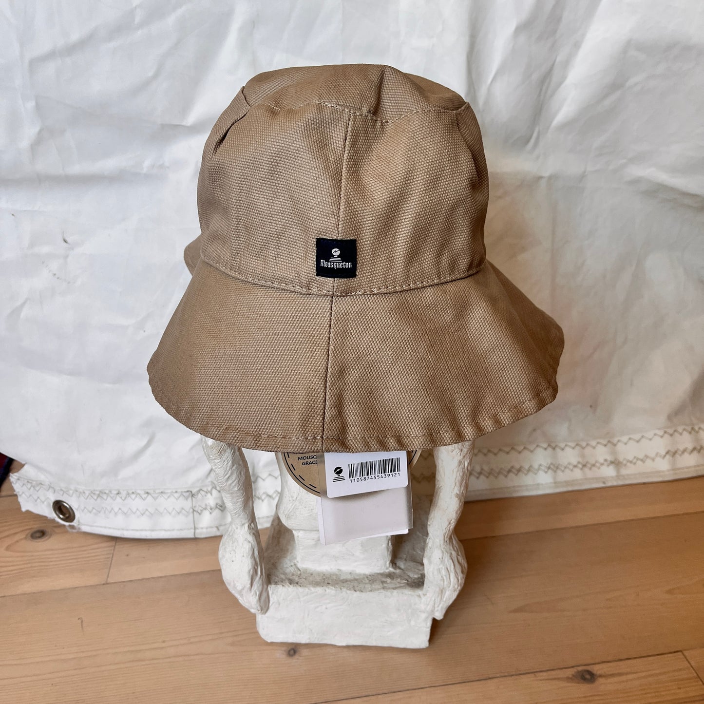 Mousqueton, regnhatt