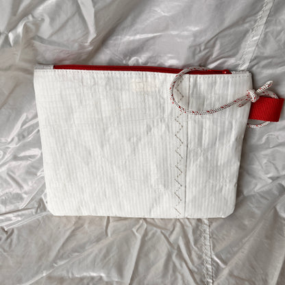 Store clutcher med detaljer fra seil, Jeanneau