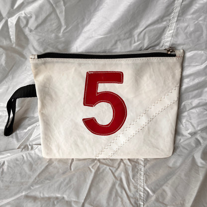 Stor clutch, med rødt 5-tall stjerne