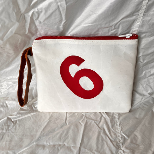 Stor clutch med 6-tall og  Elvström-logo fra seilet