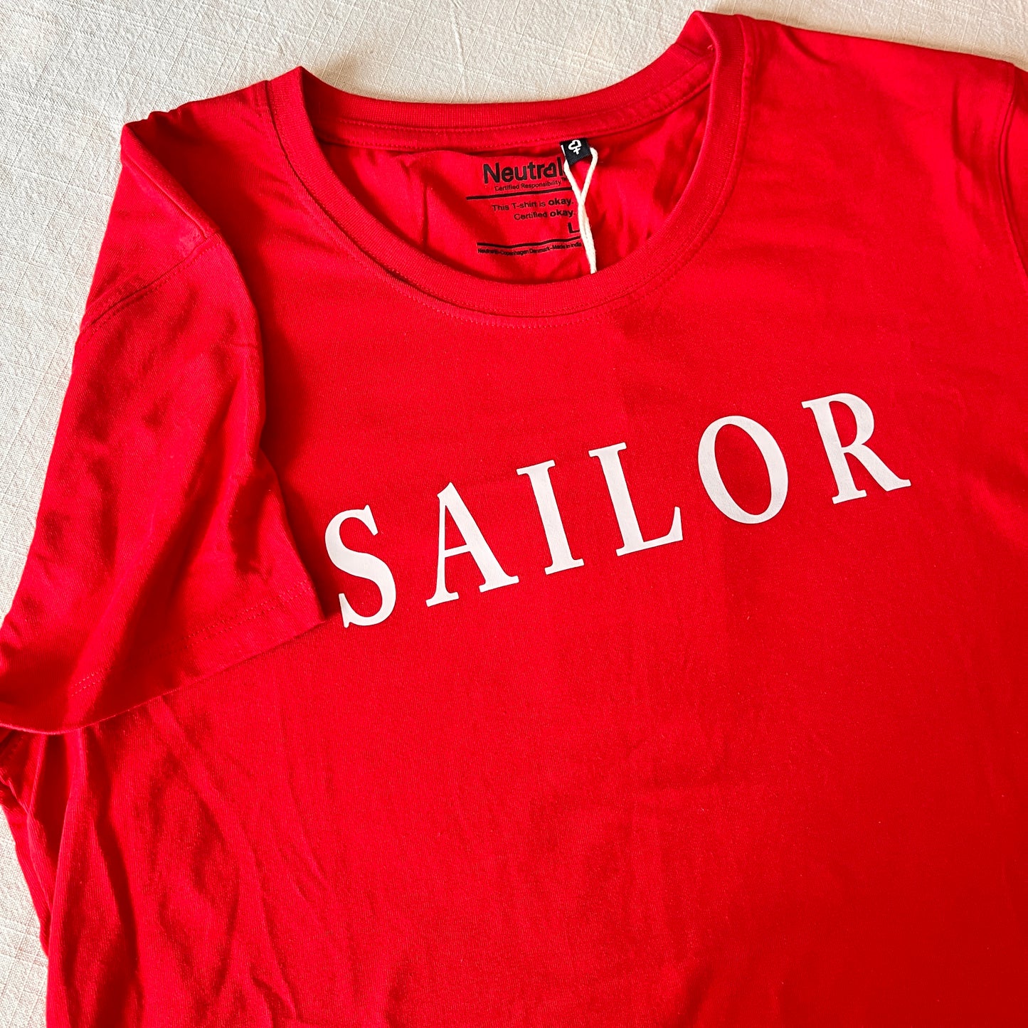 Sailing girl, rød T-skjorte med rød metallic print, M