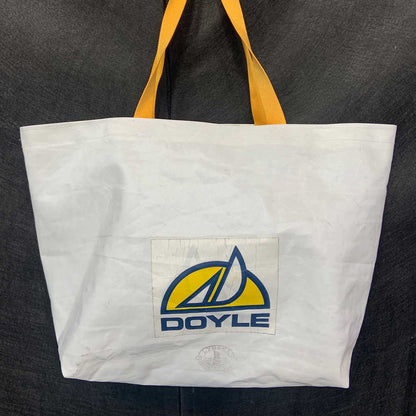 Stor bag med Doyle-logo fra seil, hos BestMarin