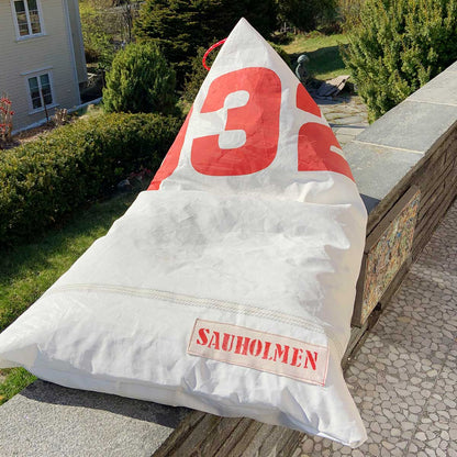 Saccosekk, med røde tall- uten fyll.